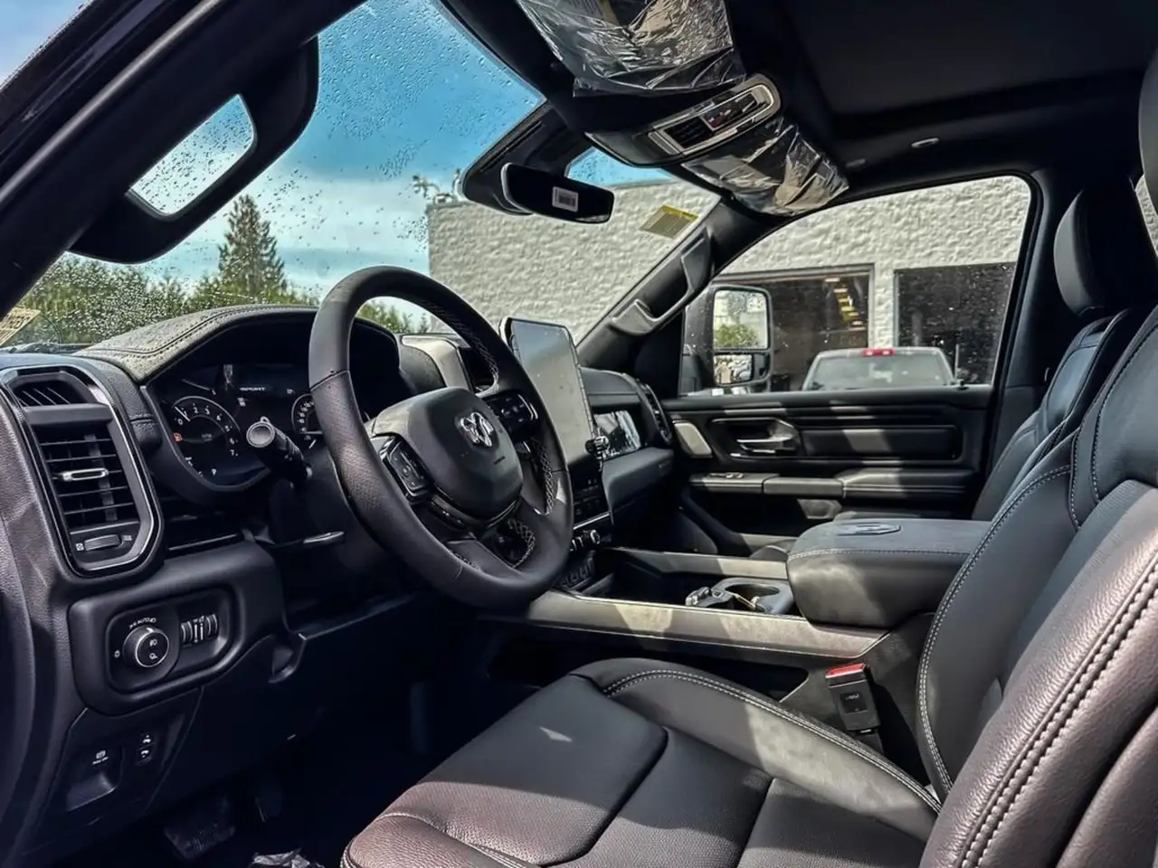 RAM 1500 снимка RAM 1500