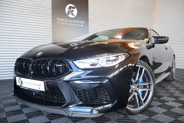 BMW M8 xDrive Coupé/ACC/LASER/SOFTCLOSE/CARPLAY/H&K