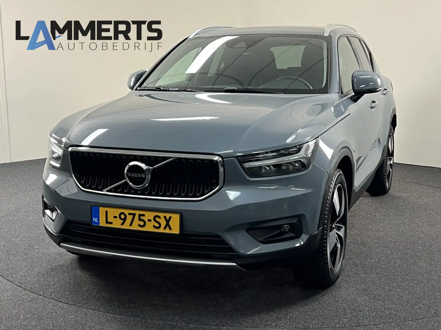 Volvo XC40 1.5 T3 Momentum Pro Navi / Apple / Stoel & stuurve Grijs - 1