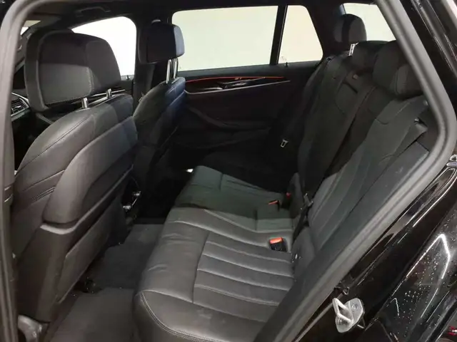 BMW 5 Series view 13