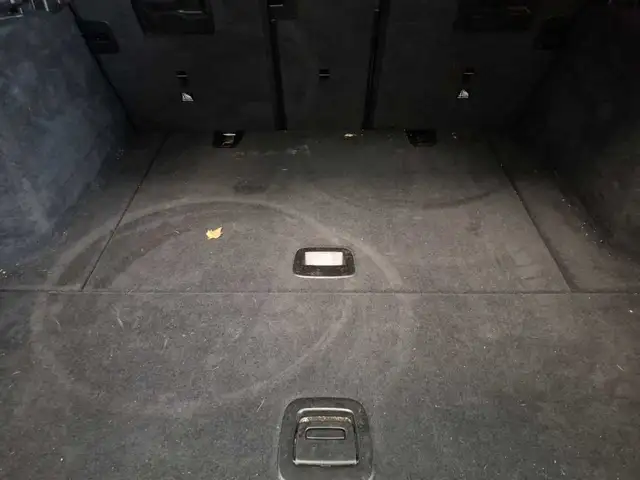 BMW 5 Series view 15