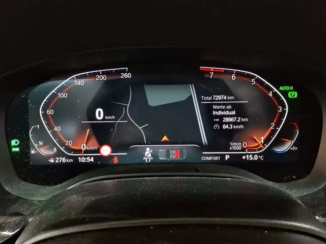 BMW 5 Series view 11