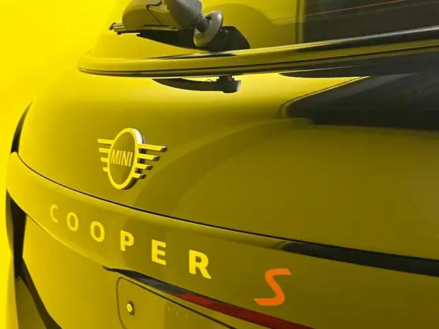 Mini Hatch view 8