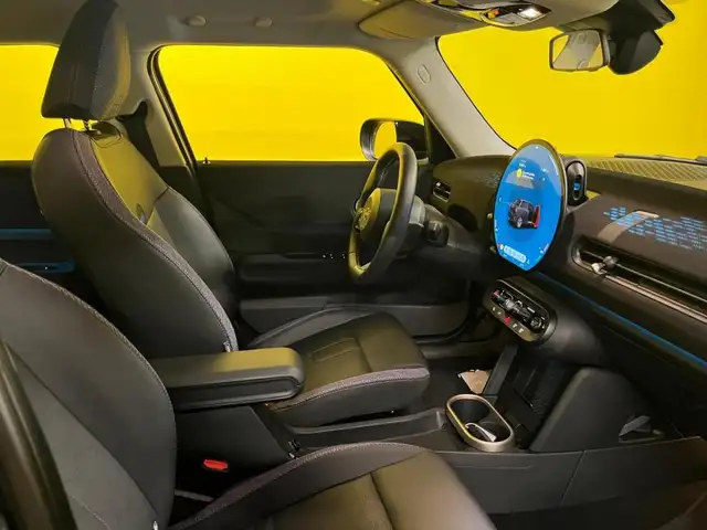 Mini Hatch view 4