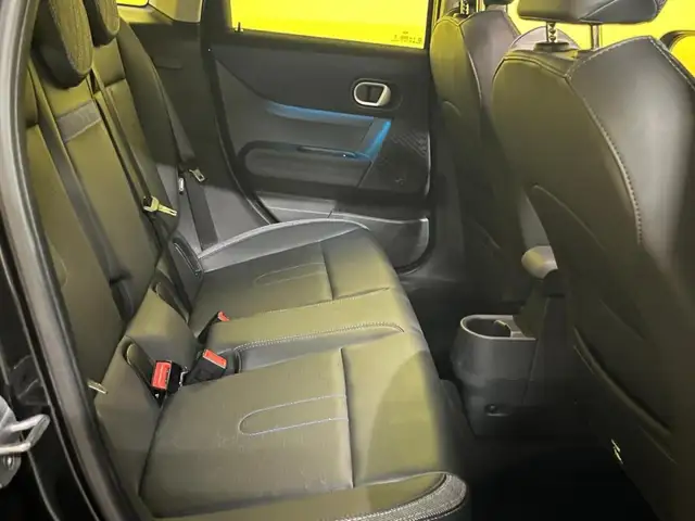 Mini Hatch view 16