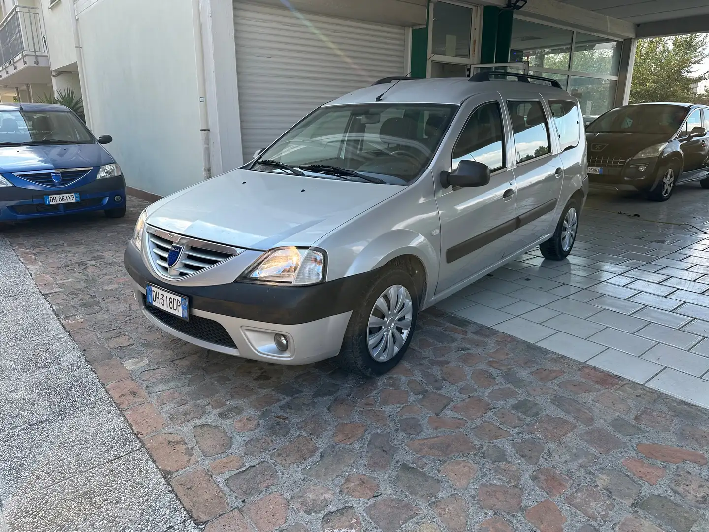 Dacia Logan Logan I 2007 MCV MCV 1.6 Laureate 7pti Argento - 1