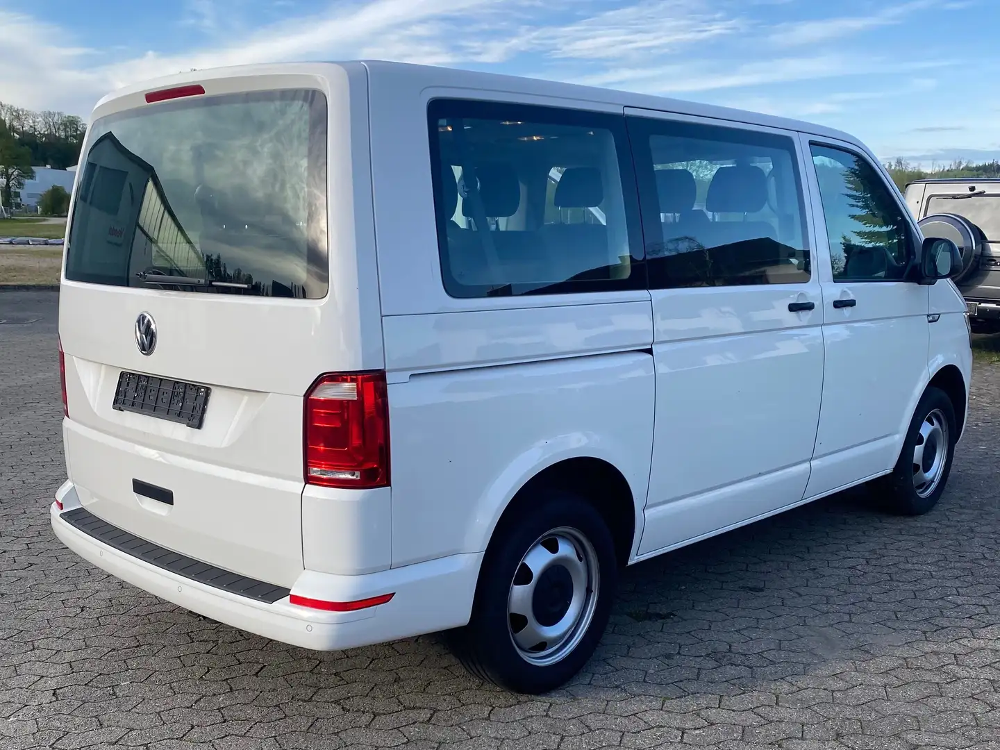 Volkswagen T6 Caravelle DSG Trendline Weiß - 2