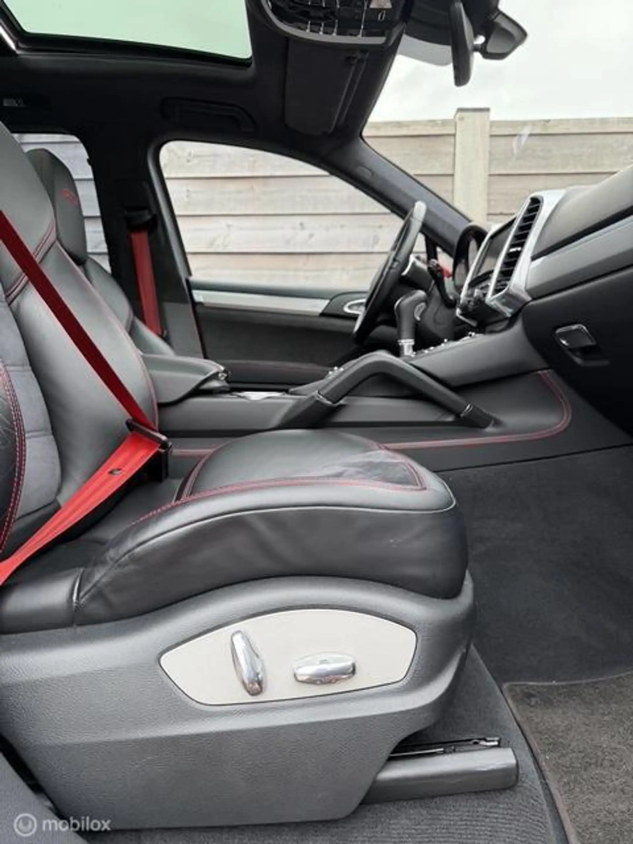 Porsche Cayenne 4.8 GTS Pano-Burmeister-Alcantara-NL-Auto — photo 6
