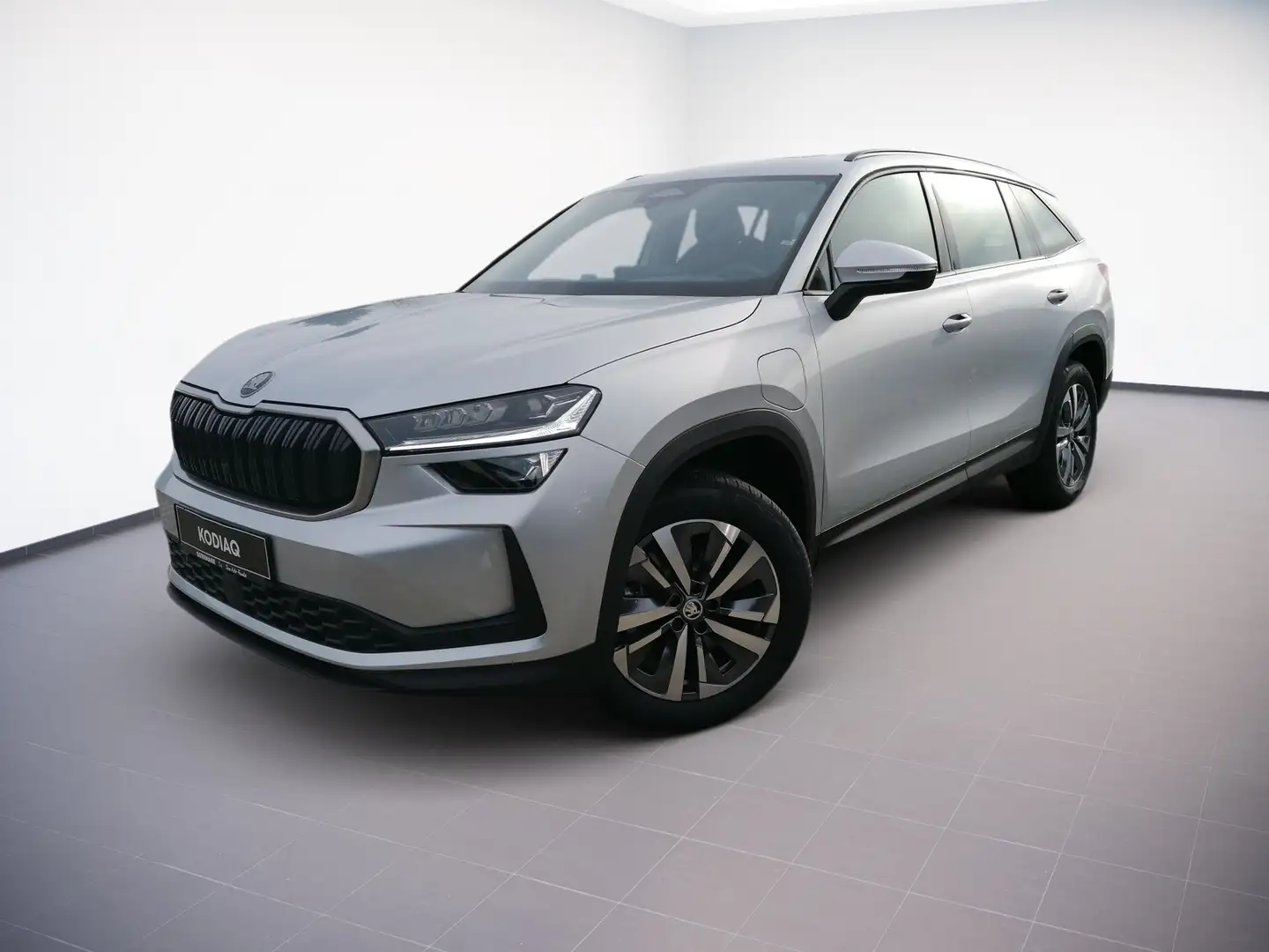 Skoda Kodiaq Selection 1.5TSI iV PLUG-IN.PANO.TravelA.AHK.DSG.M Ezüst - 2