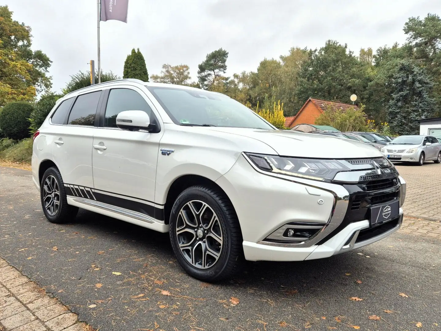 Mitsubishi Outlander PHEV Top 4WD |Plug-in-Hybrid|AHK| Blanc - 1