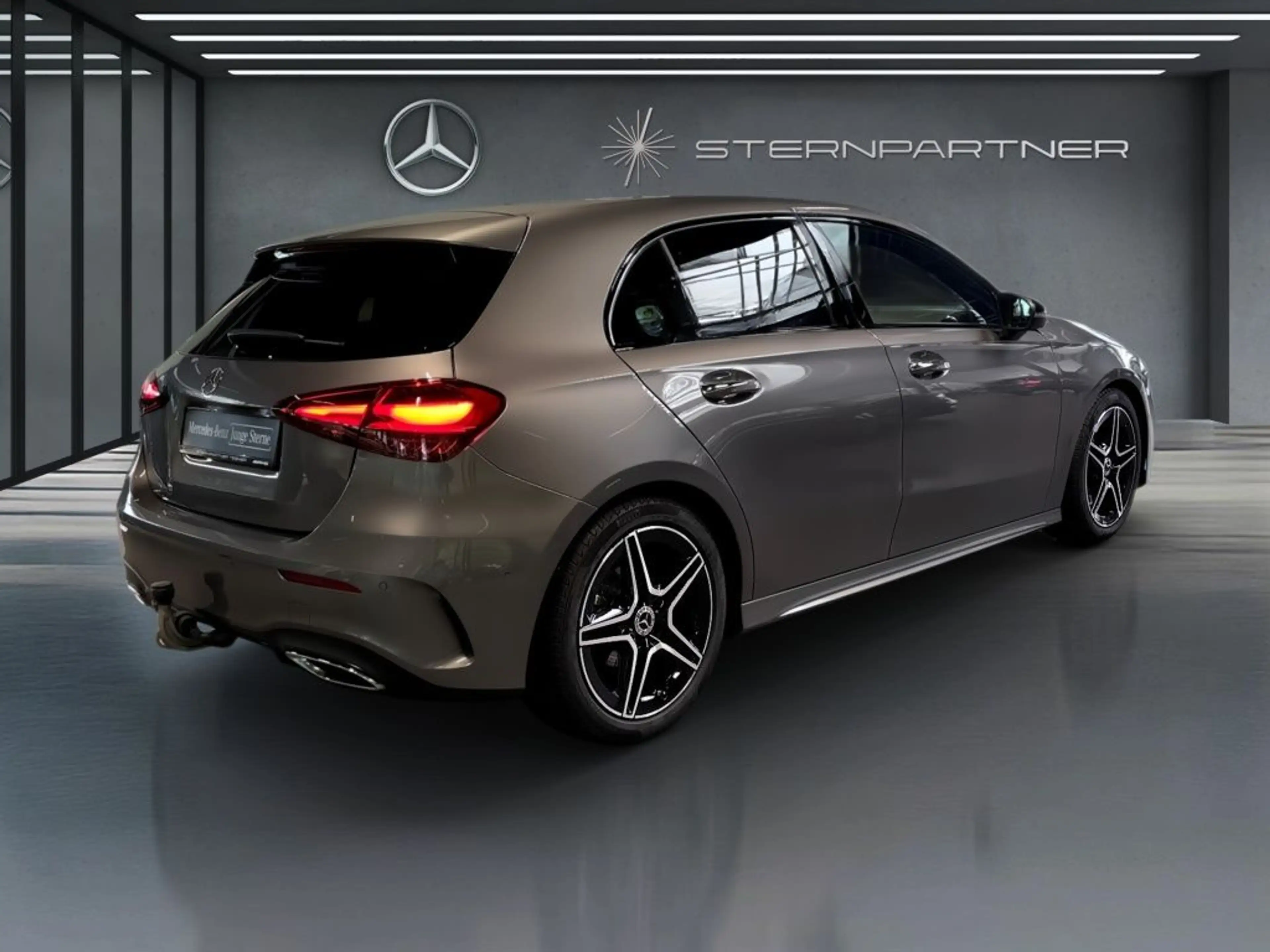 Mercedes-Benz A 200 d Kompaktlimousine +AMG+Night+MBUX+KAMERA — photo 11