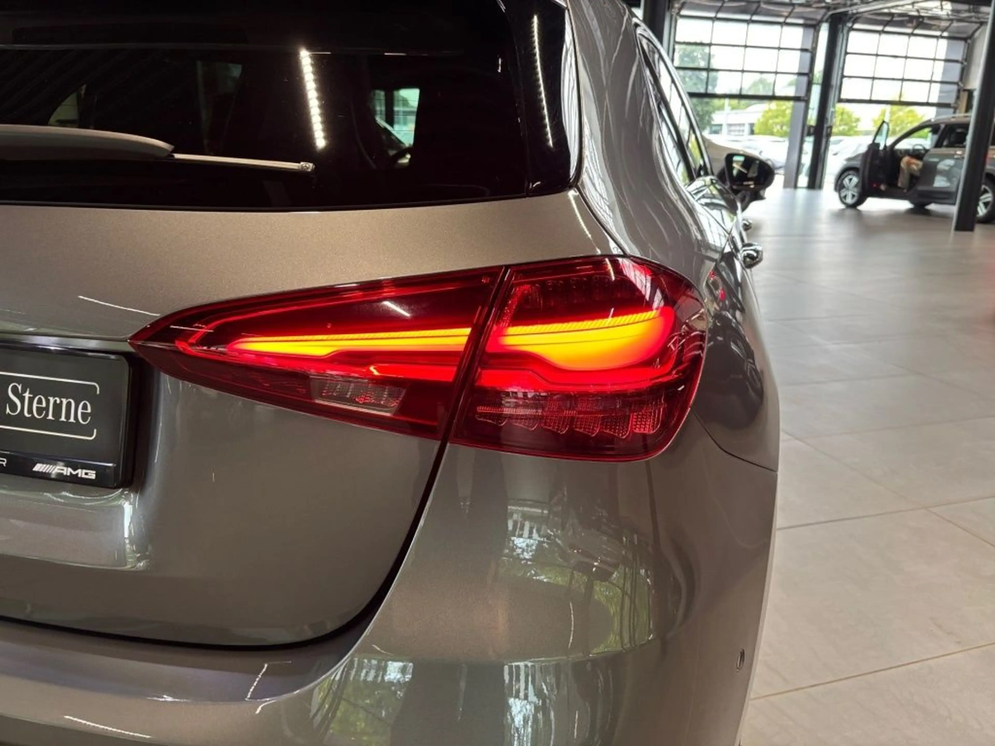 Mercedes-Benz A 200 d Kompaktlimousine +AMG+Night+MBUX+KAMERA — photo 9