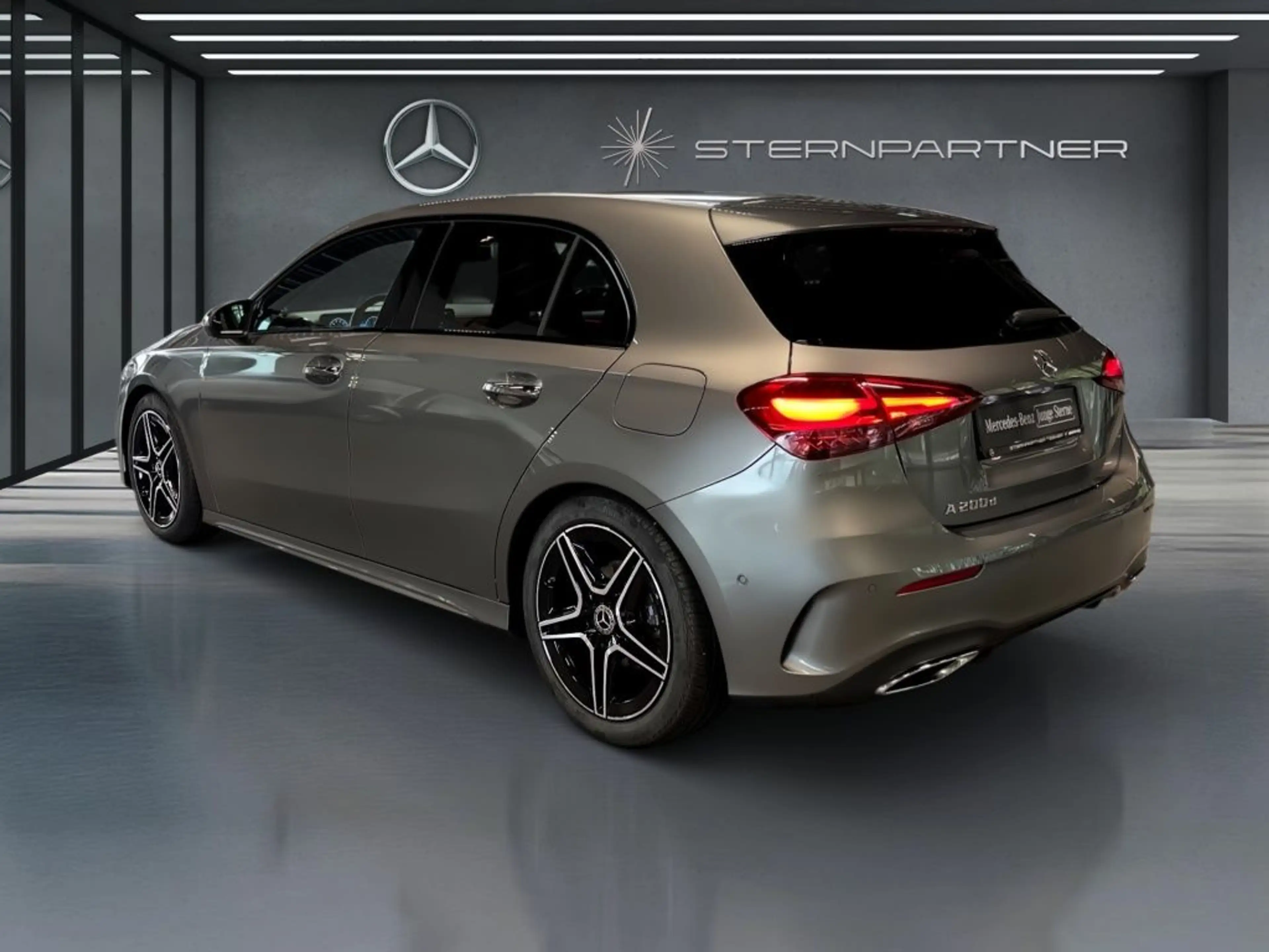 Mercedes-Benz A 200 d Kompaktlimousine +AMG+Night+MBUX+KAMERA — photo 7