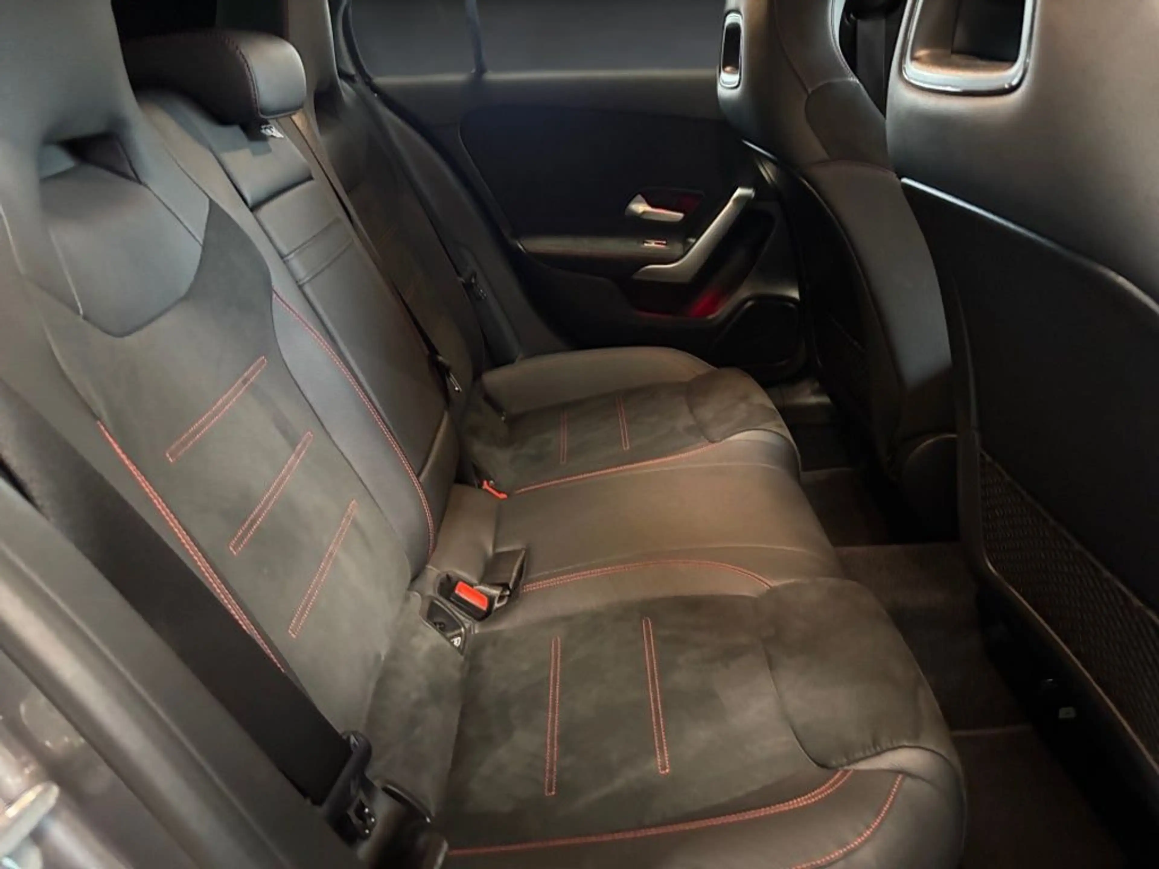Mercedes-Benz A 200 d Kompaktlimousine +AMG+Night+MBUX+KAMERA — photo 12