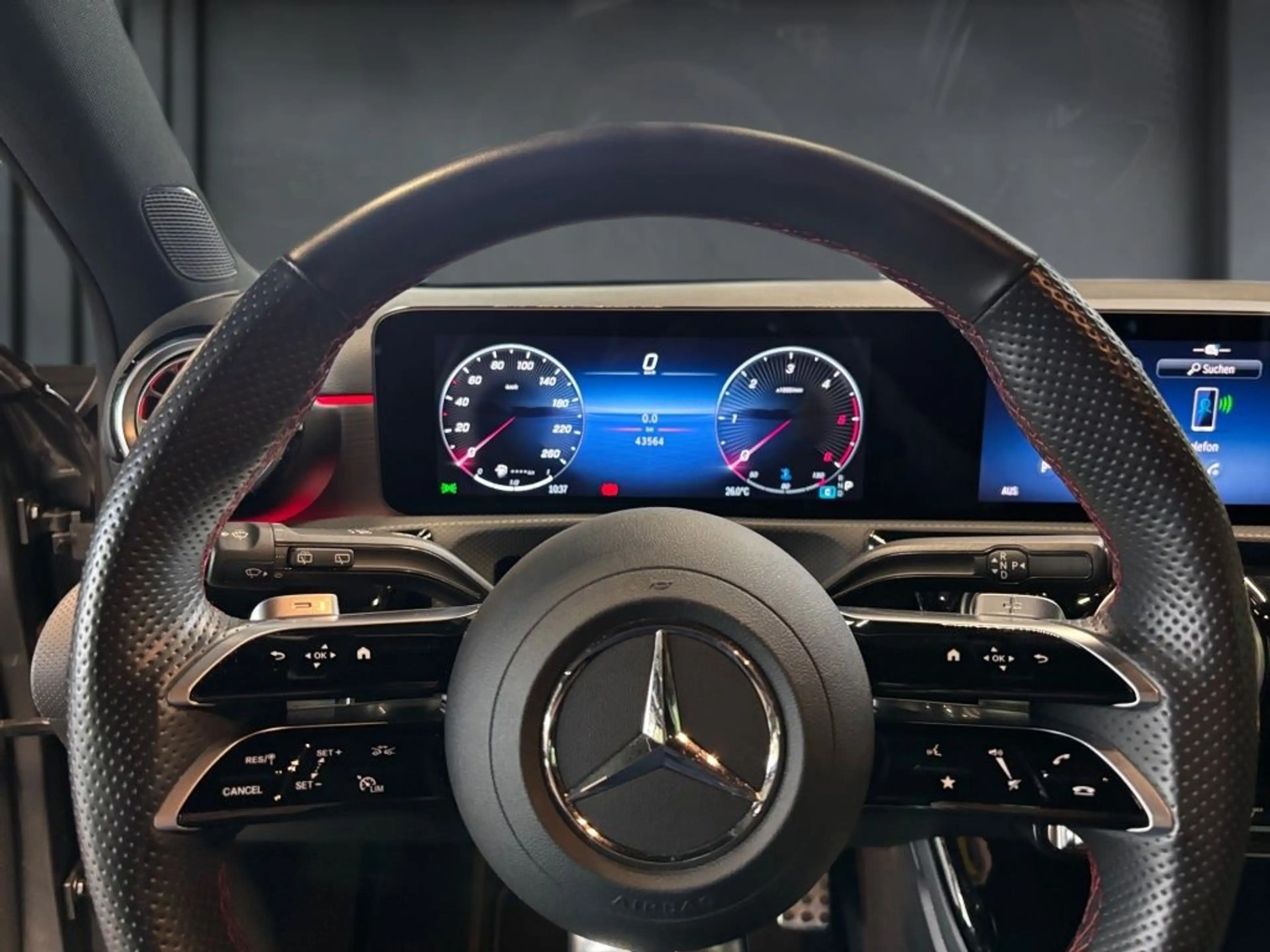 Mercedes-Benz A 200 d Kompaktlimousine +AMG+Night+MBUX+KAMERA — photo 6