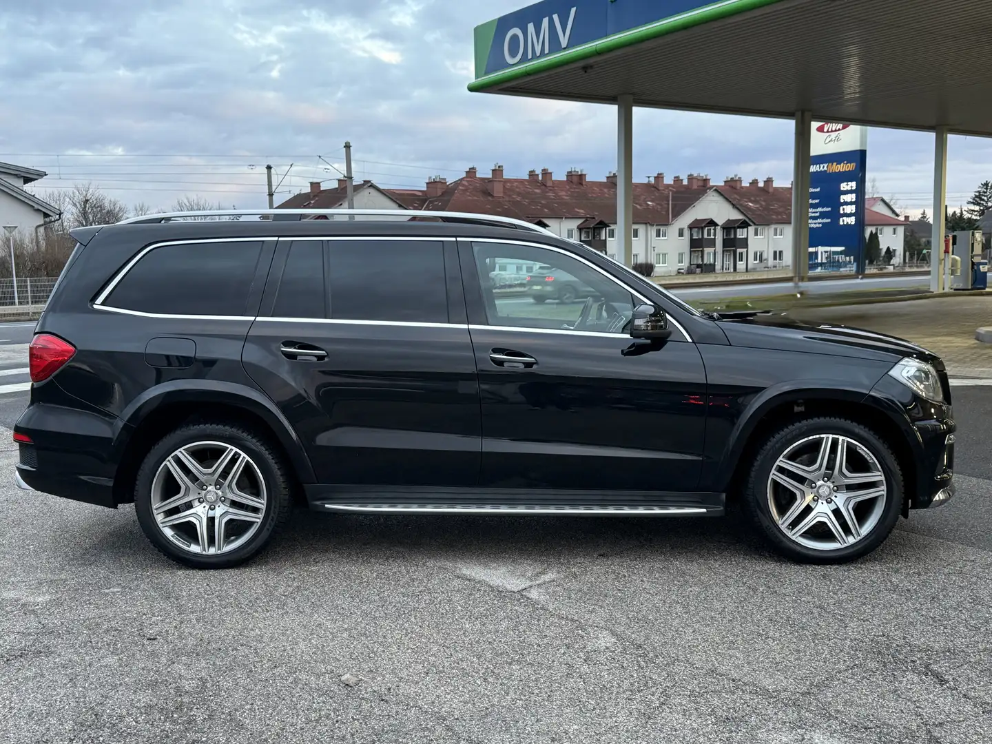 Mercedes-Benz GL 350 BlueTEC 4MATIC Aut. Schwarz - 2