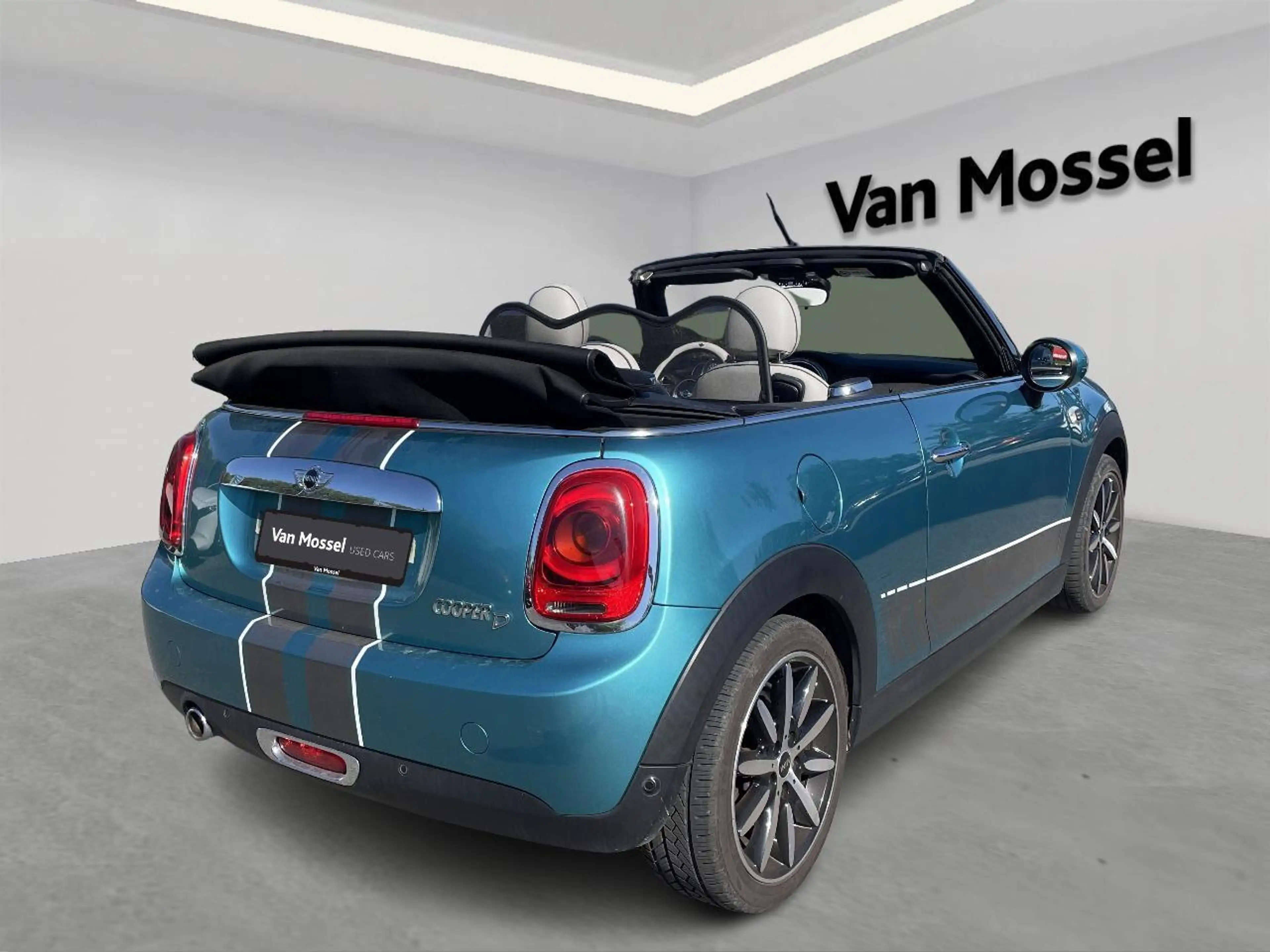 MINI Cooper D Cabrio (85 kW) — photo 4