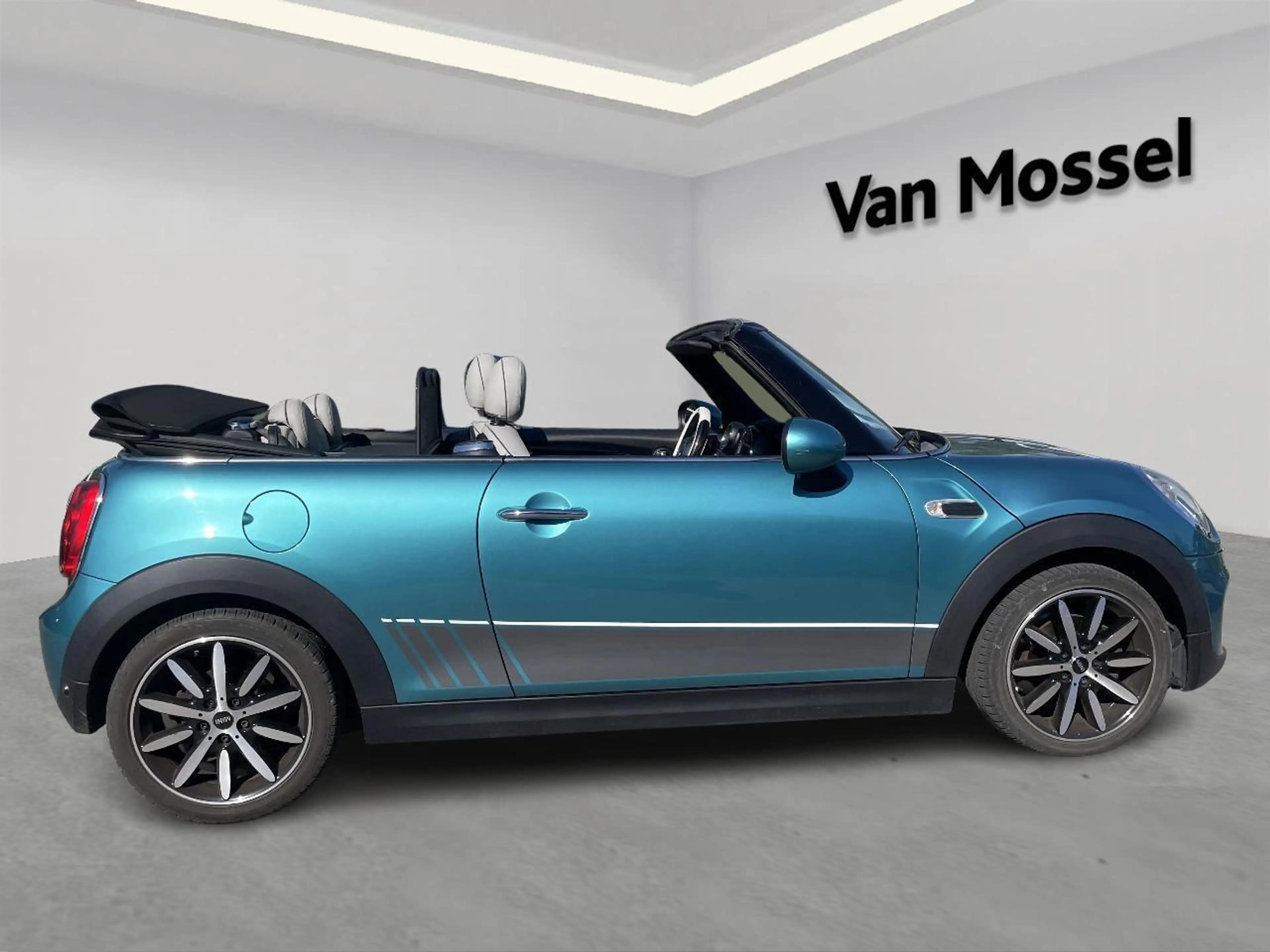 MINI Cooper D Cabrio (85 kW) — photo 5