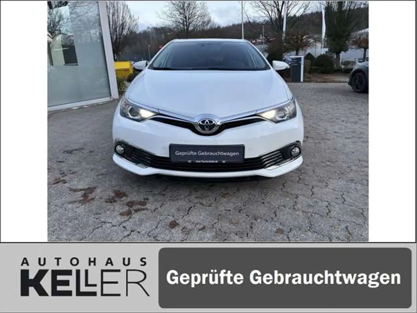 Toyota Auris 1.2 Turbo Executive Weiß - 2