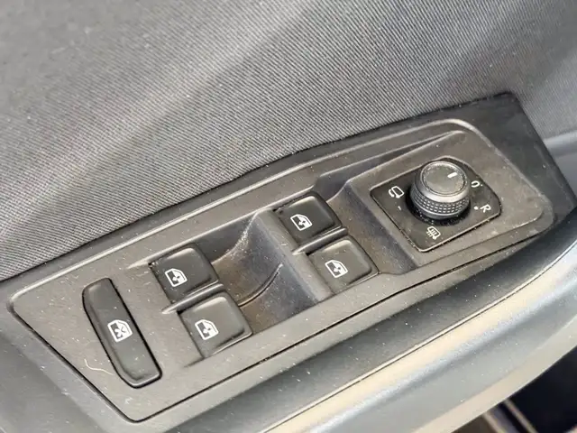 Volkswagen T-Roc view 20