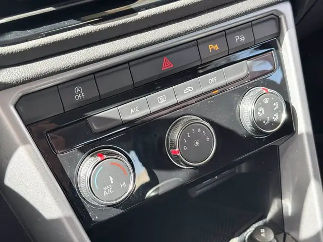 Volkswagen T-Roc view 25