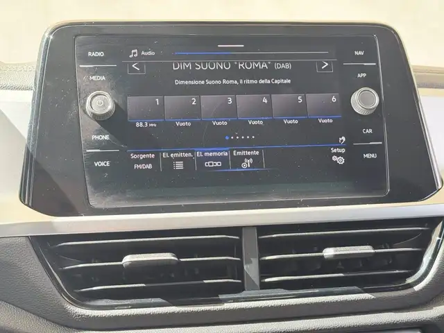 Volkswagen T-Roc view 24
