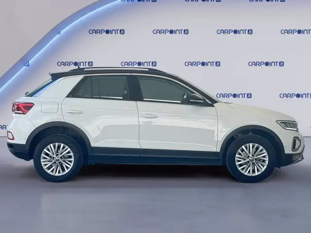 Volkswagen T-Roc view 6