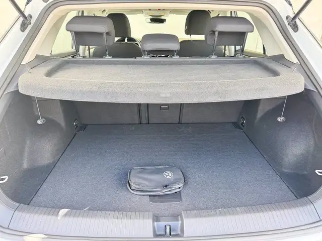 Volkswagen T-Roc view 12