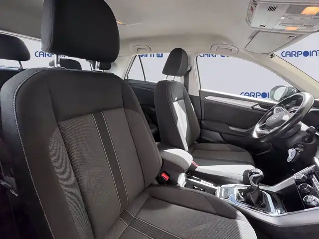 Volkswagen T-Roc view 8