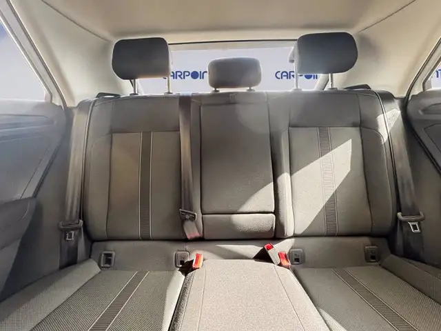 Volkswagen T-Roc view 10