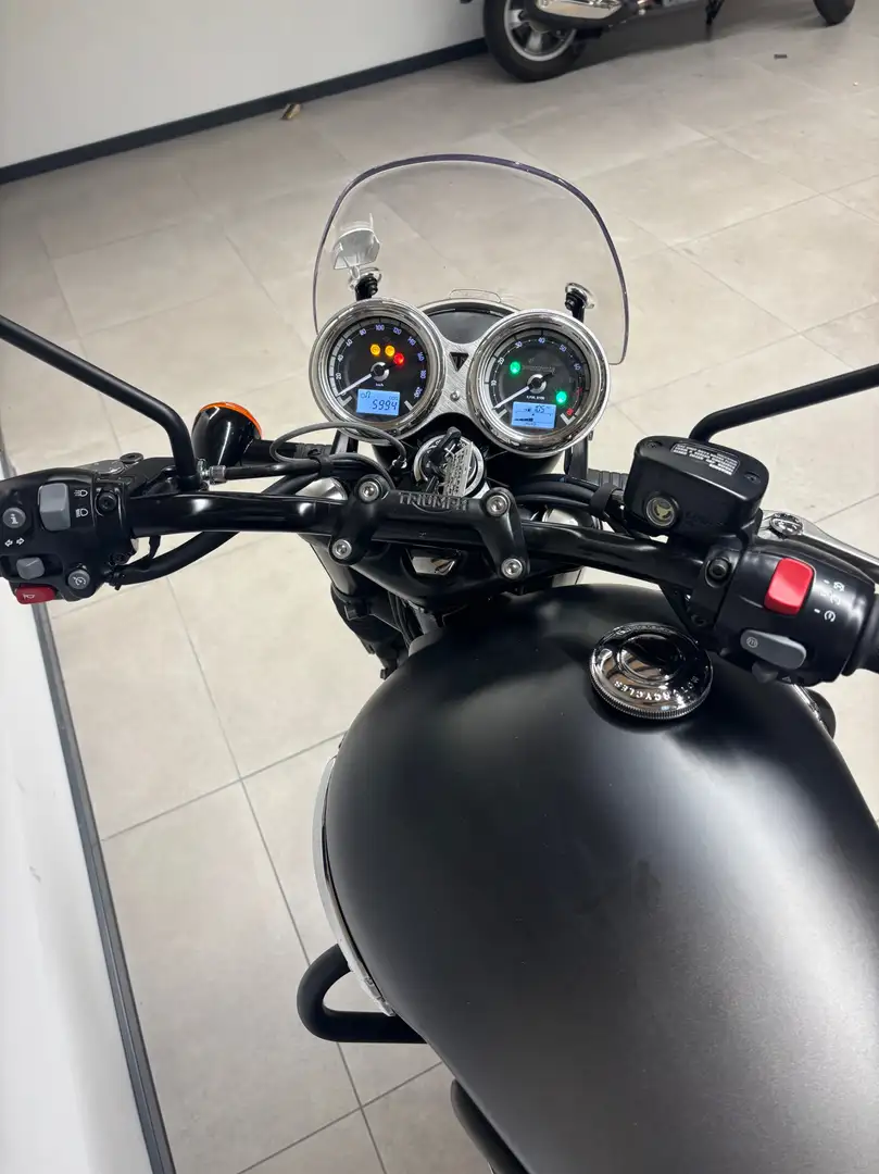 Triumph Bonneville T120 - 2