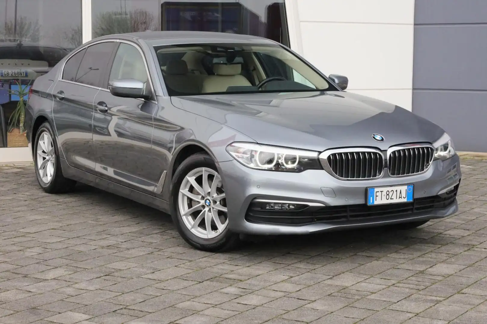 BMW 518 520d xDrive berlina Business Auto Grey - 2