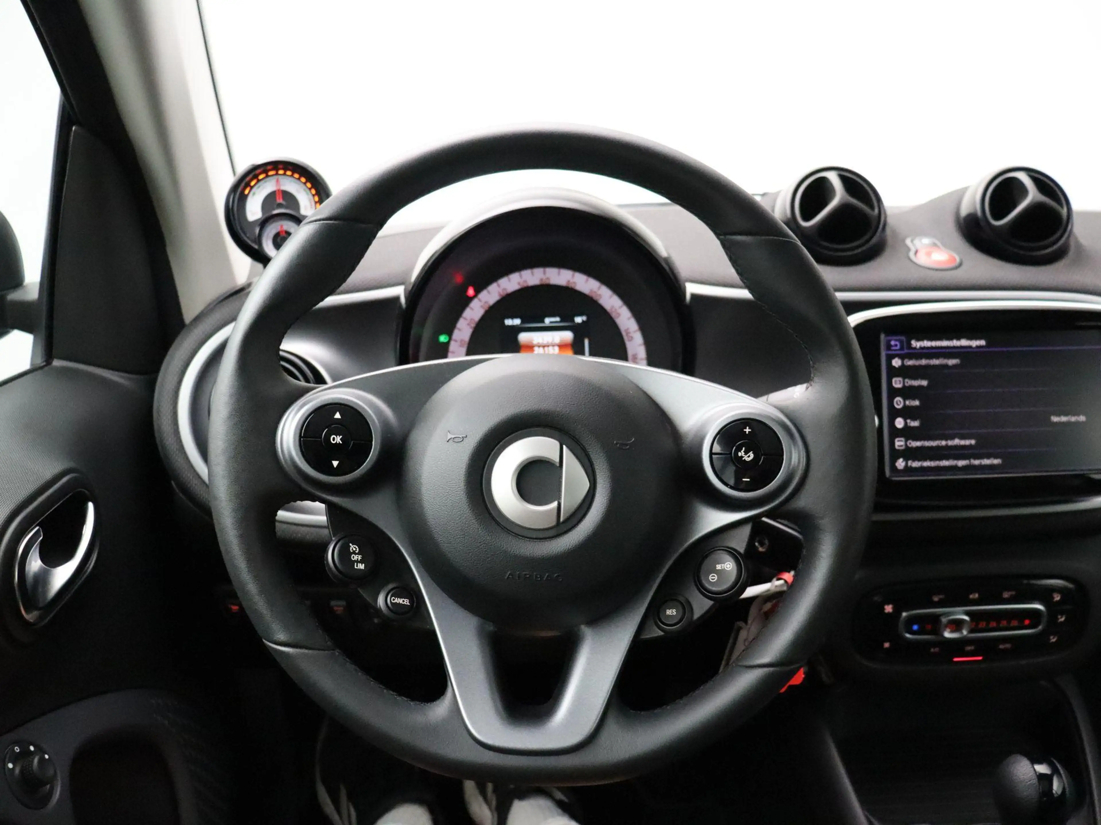 smart forTwo coupé EQ Comfort — photo 14