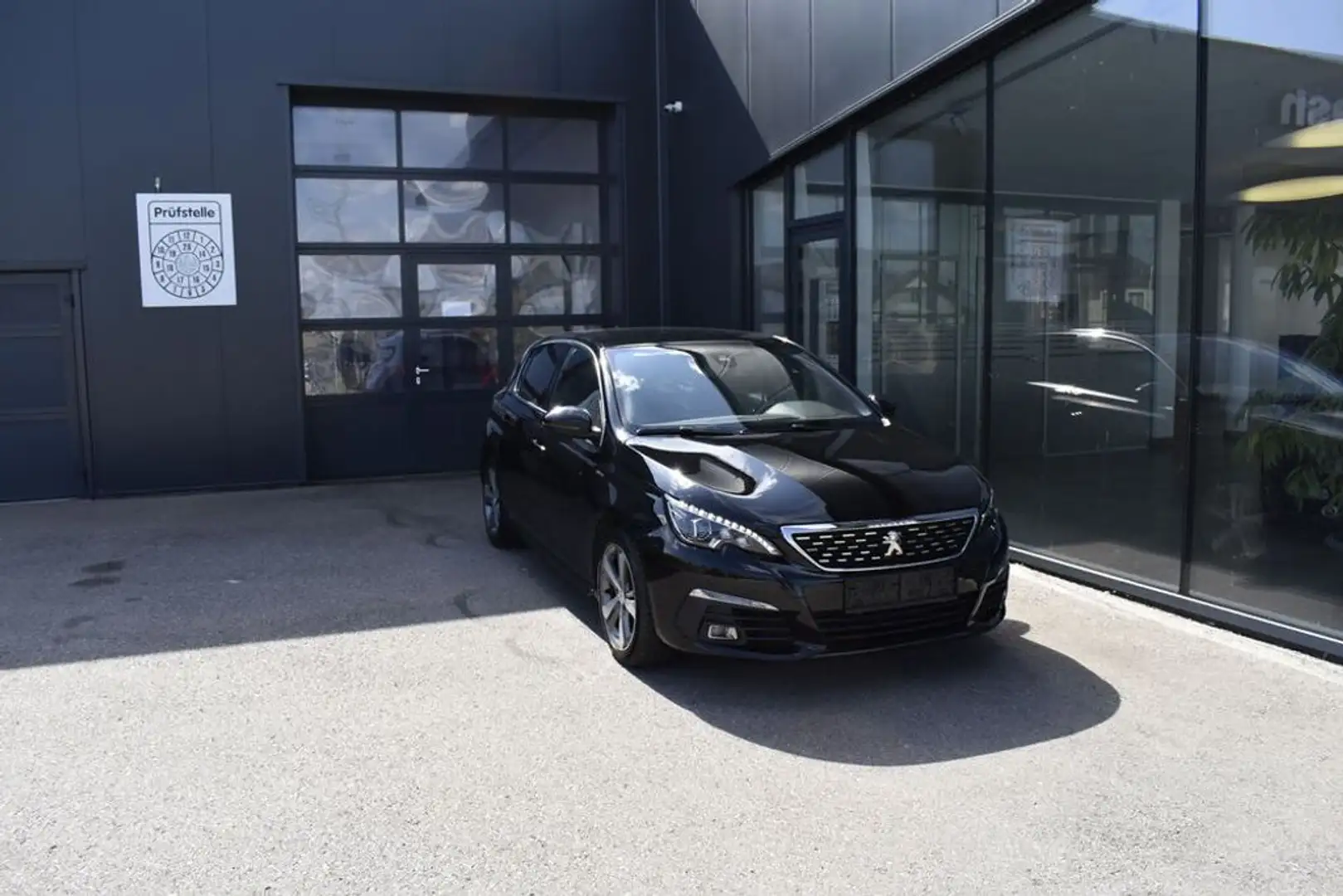 Peugeot 308 GT Line Schwarz - 1