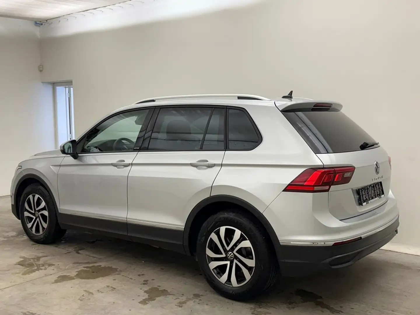 Volkswagen Tiguan 1.5TSI DSG Active GPS Camera Dig.Airco Alu Led Zilver - 2