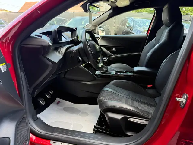 Peugeot 208 view 13