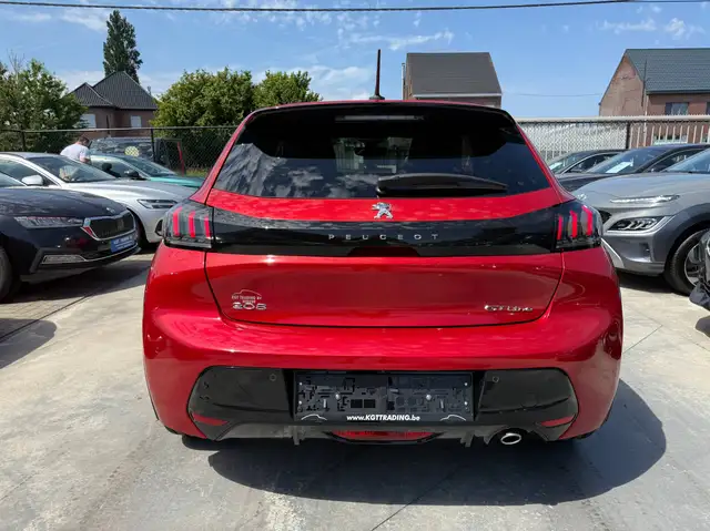 Peugeot 208 view 6
