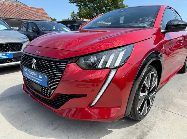 Peugeot 208 view 10