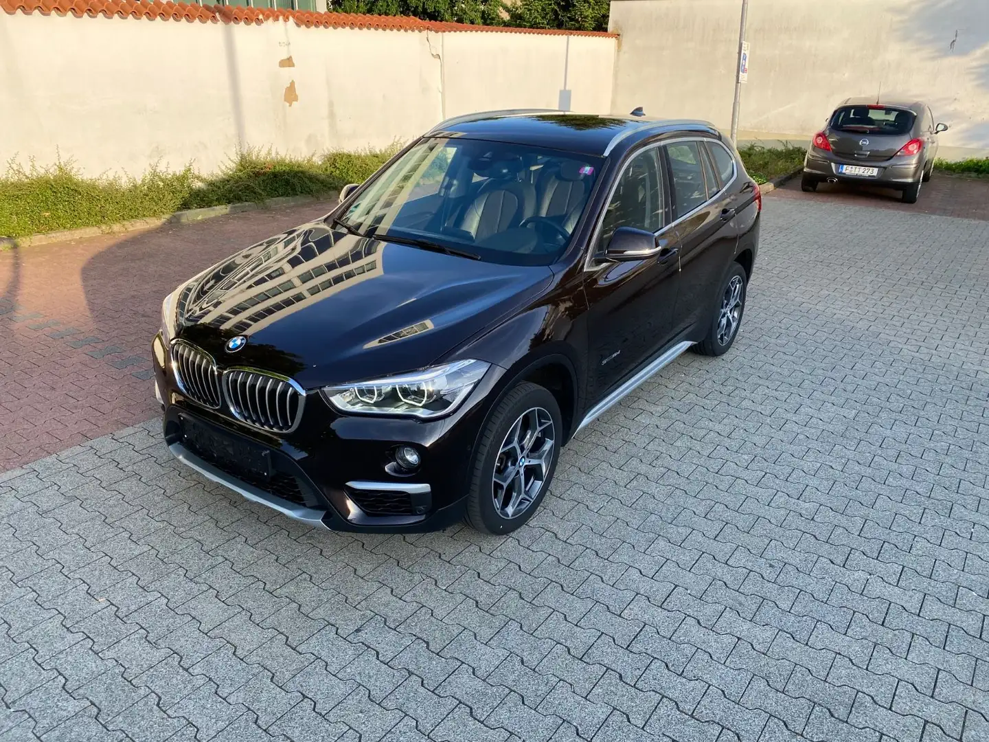 BMW X1 sDrive18d/Kamera/Navi/TÜV NEU/Service NEU Brun - 1