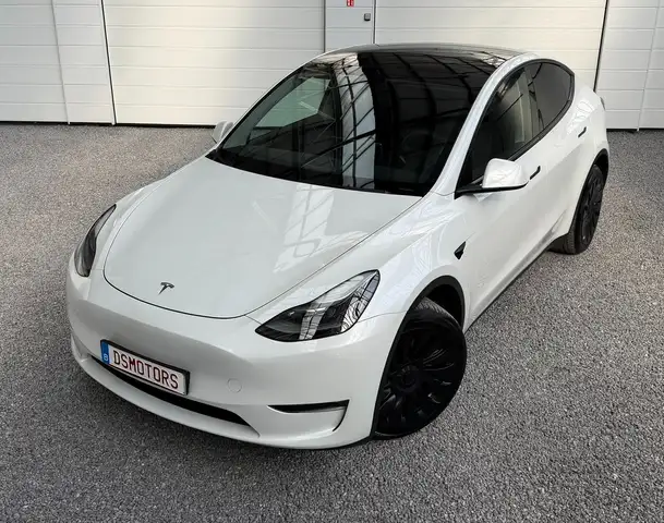 Tesla Model Y AWD Dual Motor Long Range | BTW wagen | 17.750km | €31.397 excl. BTW