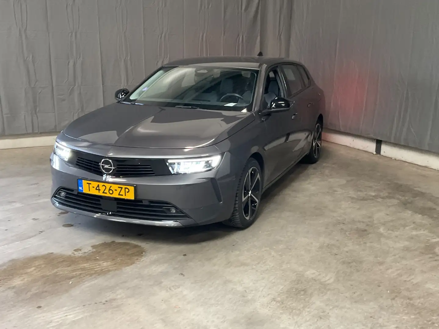 Opel Astra Sports Tourer 1.6 Turbo Plug-In Hybrid 180pk | Afn Gris - 1