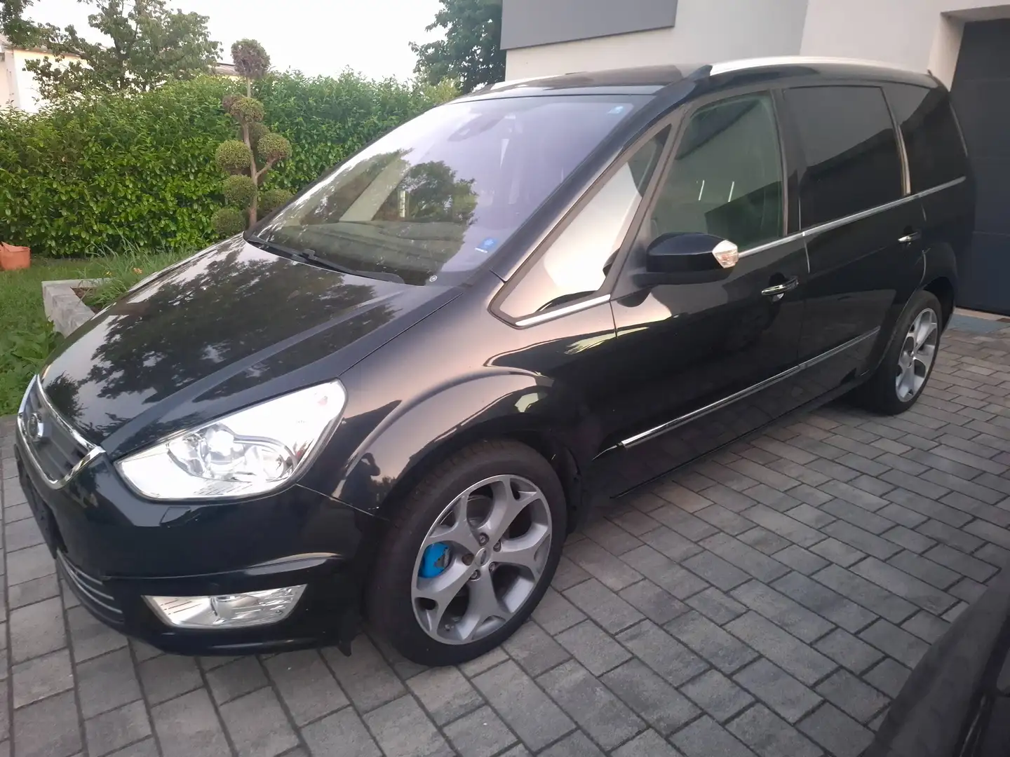 Ford Galaxy Galaxy Titanium 2,0 TDCi DPF Aut. Titanium Schwarz - 1