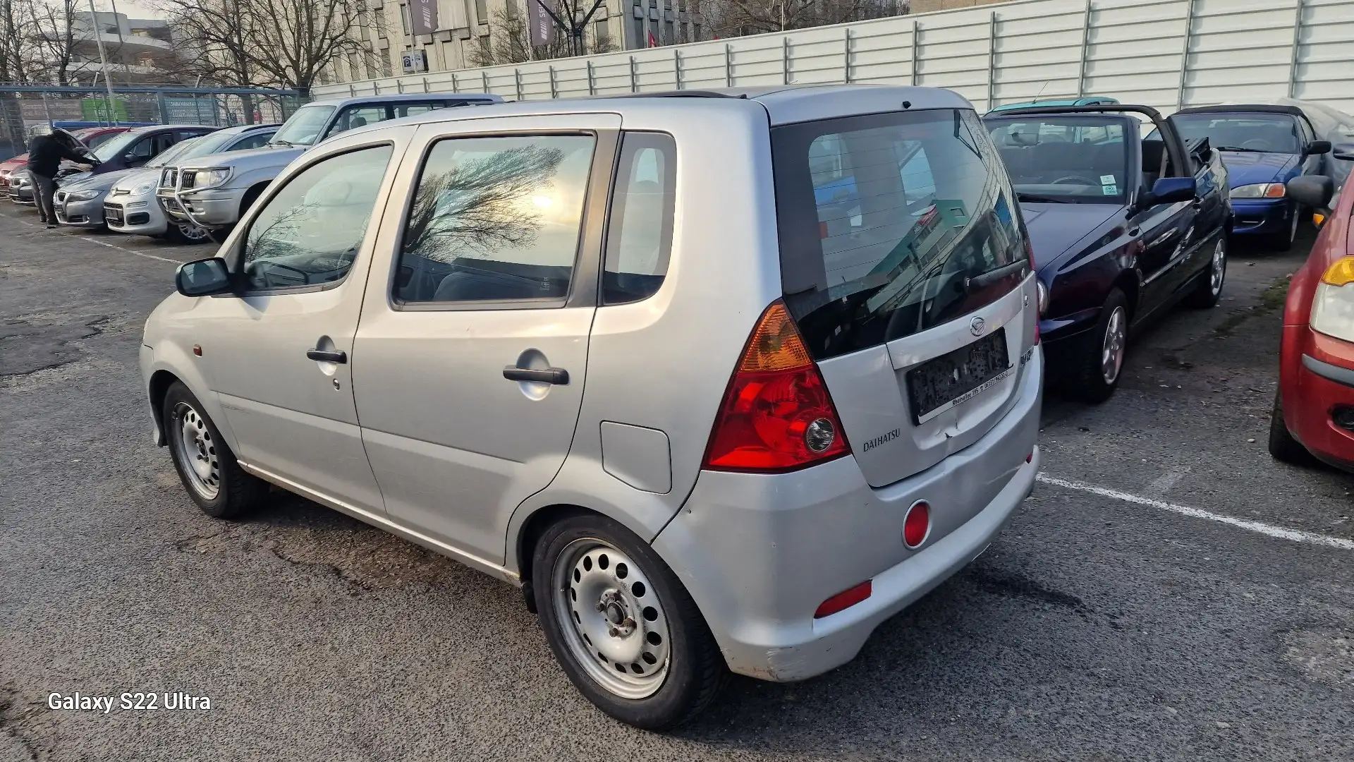 Daihatsu YRV Color Line - 2
