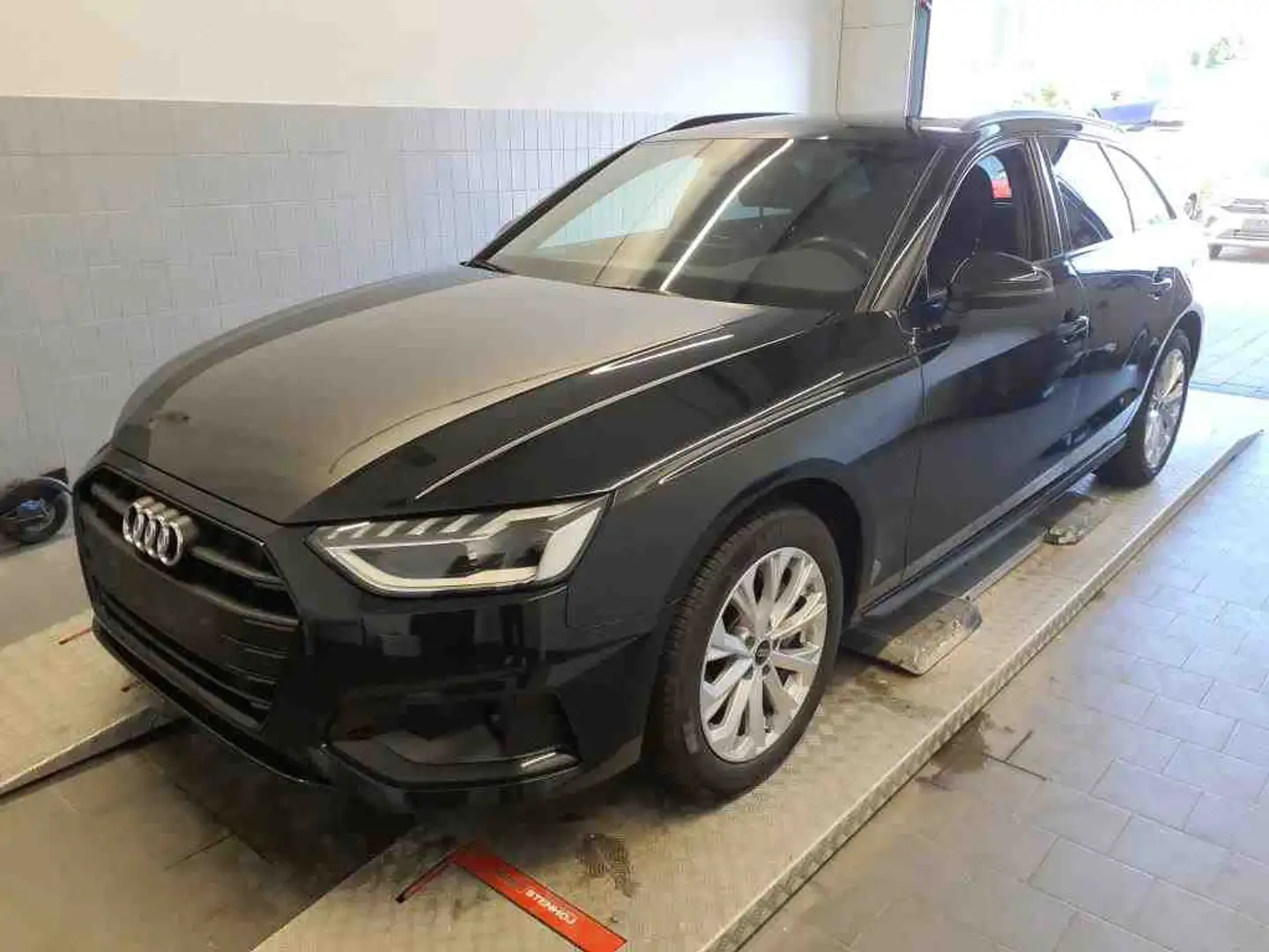 Audi A4 Avant Advanced 40 TFSI LED Pano Black RearView ACC Schwarz - 2