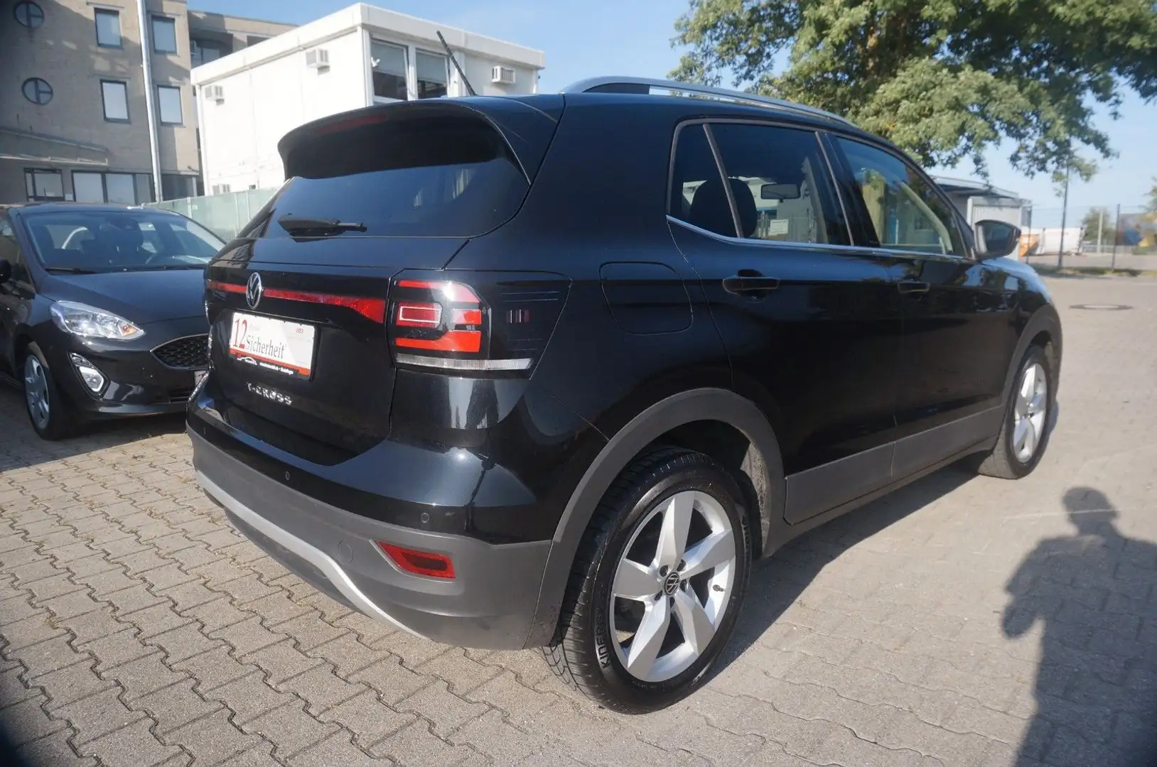 Volkswagen T-Cross Style DSG NAVI*SHZG*PDC*ACC*LED*SPUR*EU6 Zwart - 1