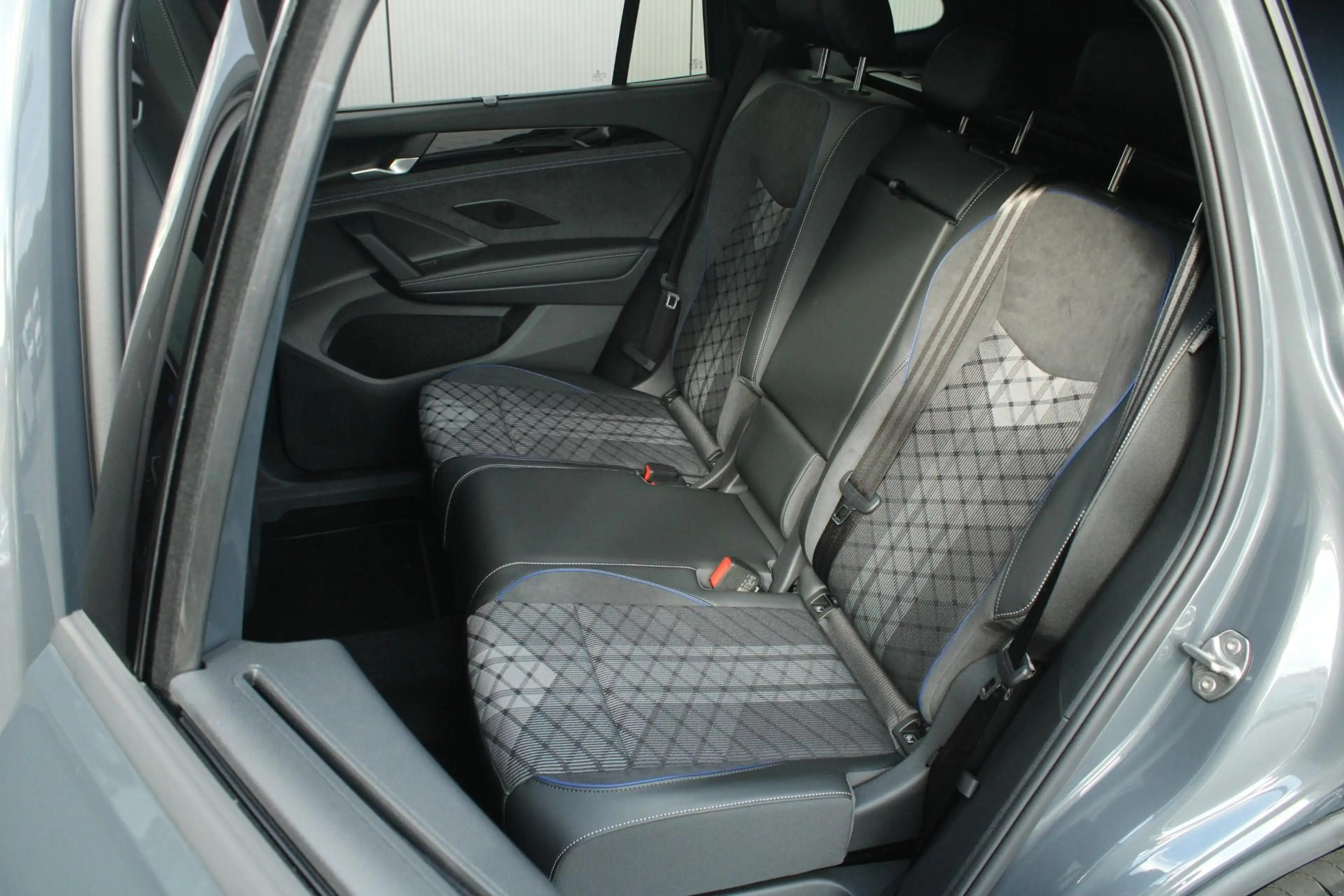 Volkswagen Tayron 1.5 eHybrid 204pk R-Line Edition | 20" Velgen | Pa — photo 14