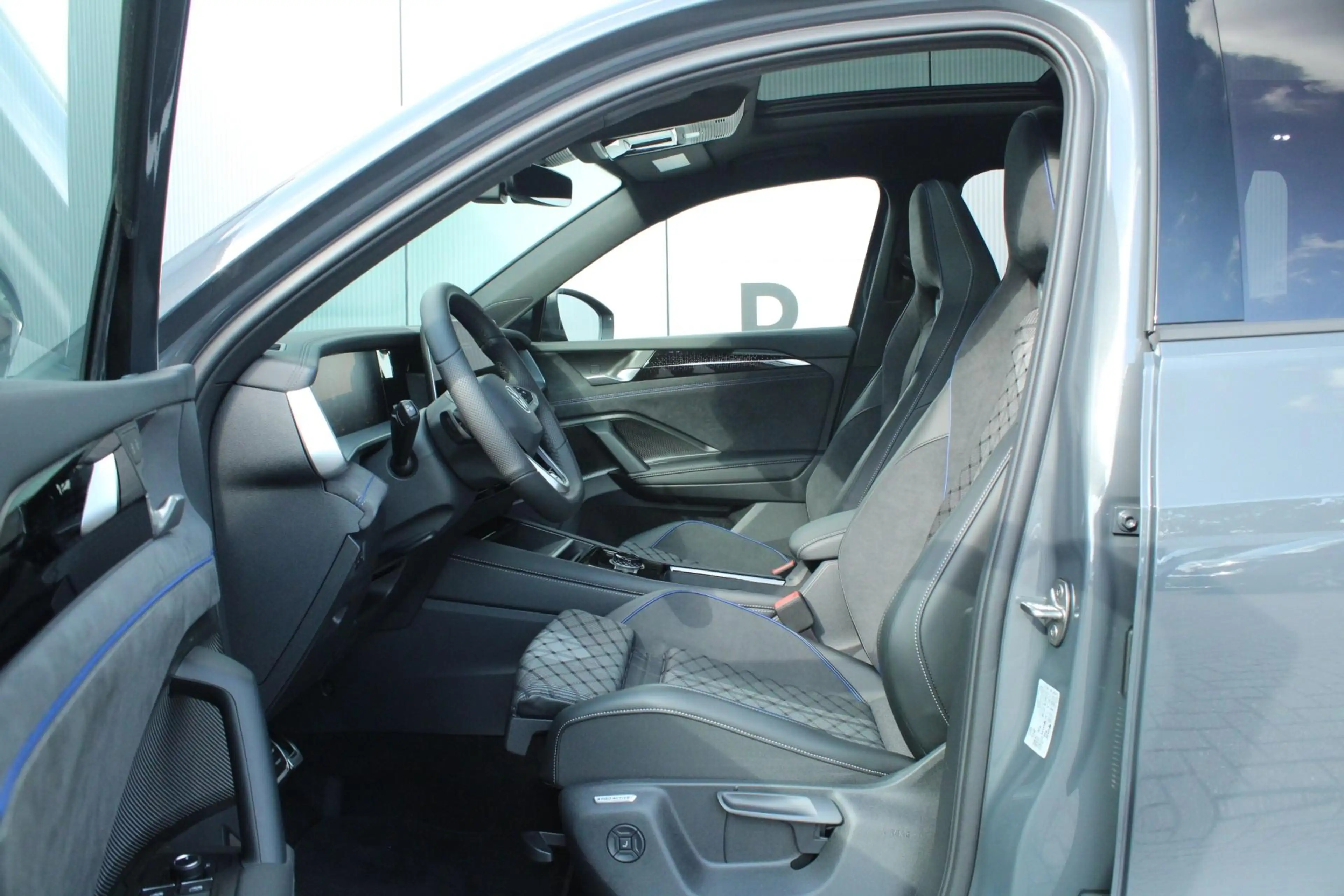 Volkswagen Tayron 1.5 eHybrid 204pk R-Line Edition | 20" Velgen | Pa — photo 12