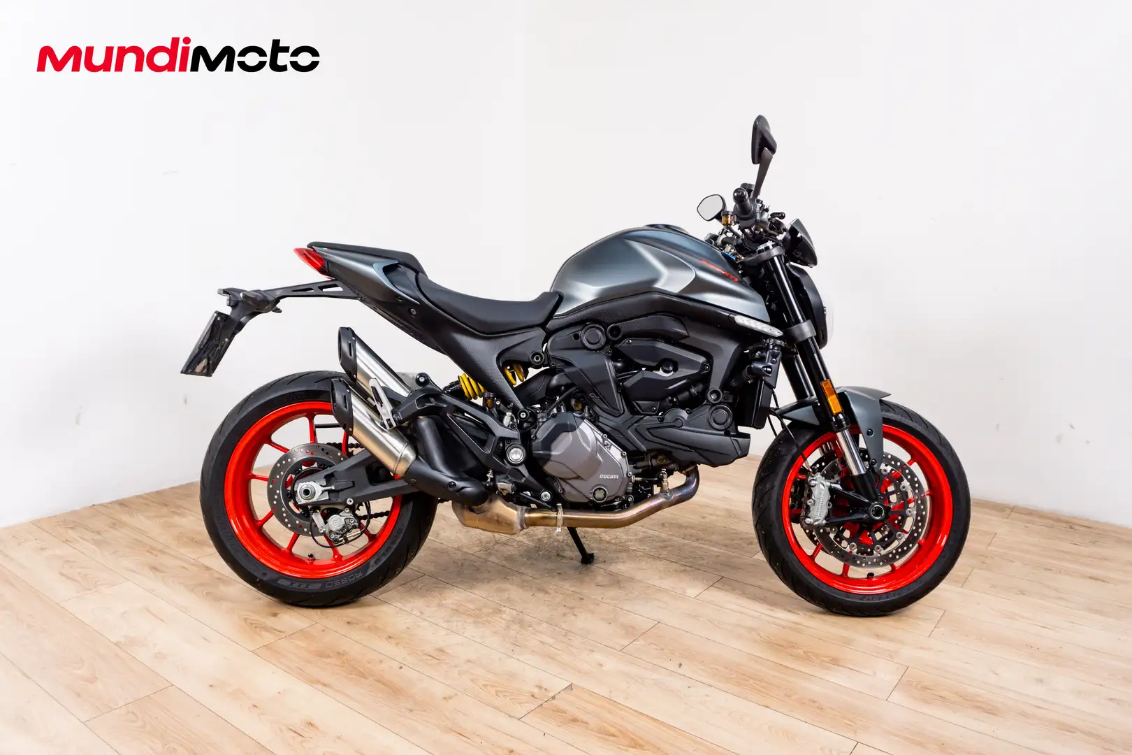 Ducati Monster 937 - 1