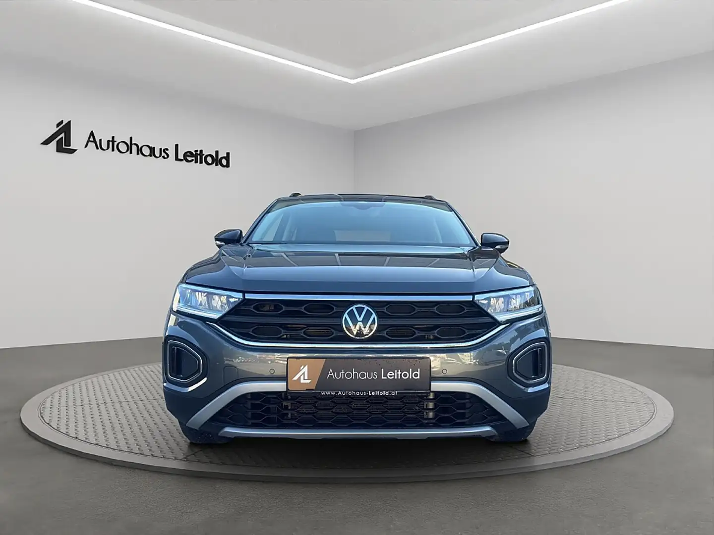 Volkswagen T-Roc 1,0 TSI Life GOAL LED ACC NAVI TRAVEL LANE SIDE... Grau - 2