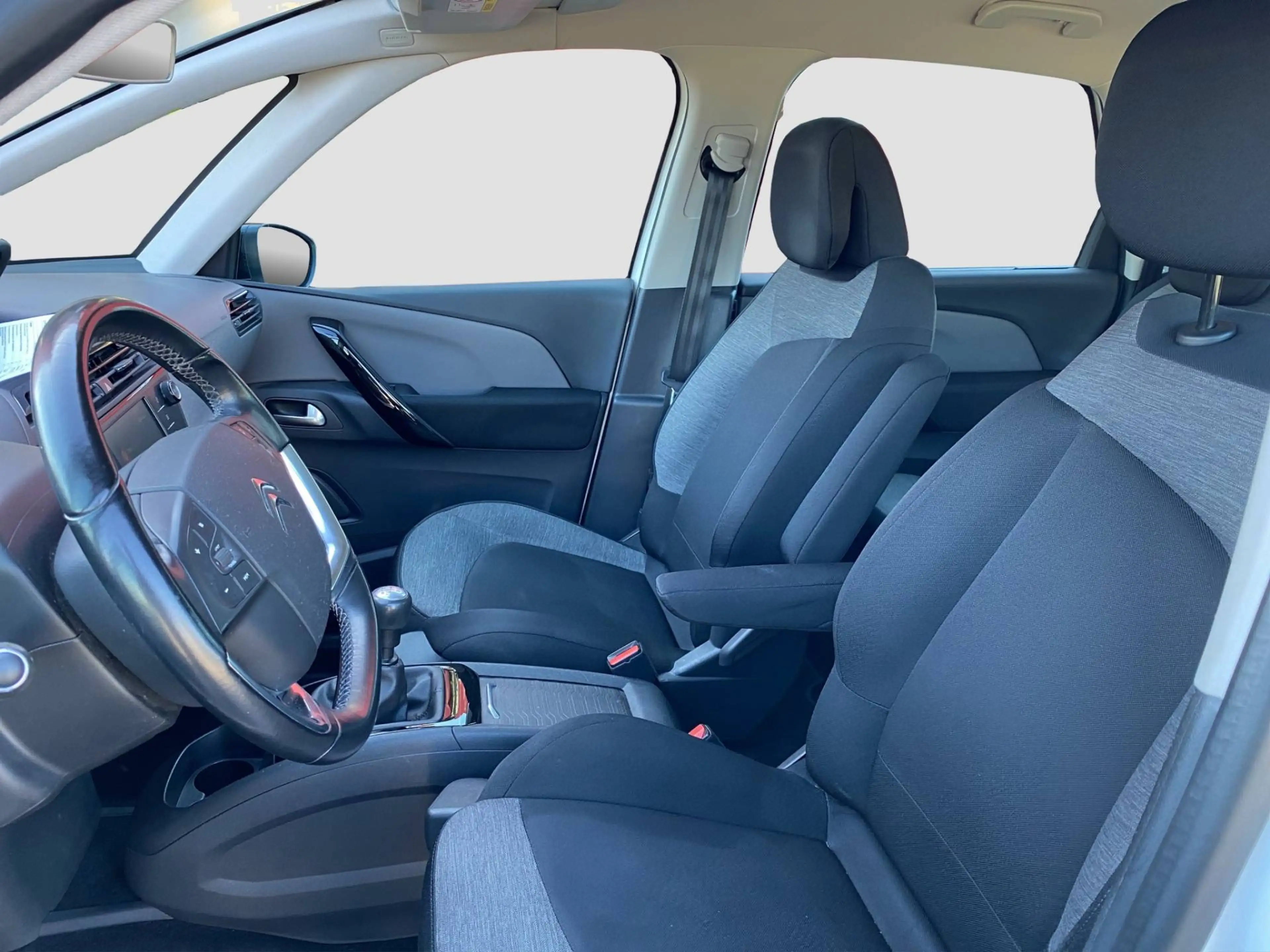 Citroen C4 Picasso PureTech 130 Selection — photo 9